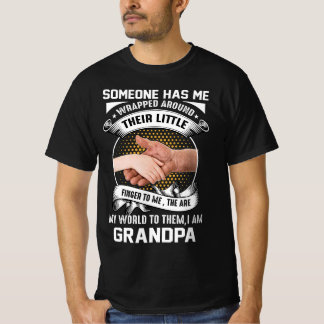 Grandpa's Little Finger – Heartwarming Family Bond T-Shirt