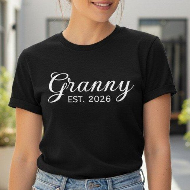 Granny Est 2026 Pregnancy Announcement New Grandma T-Shirt (Creator Uploaded)