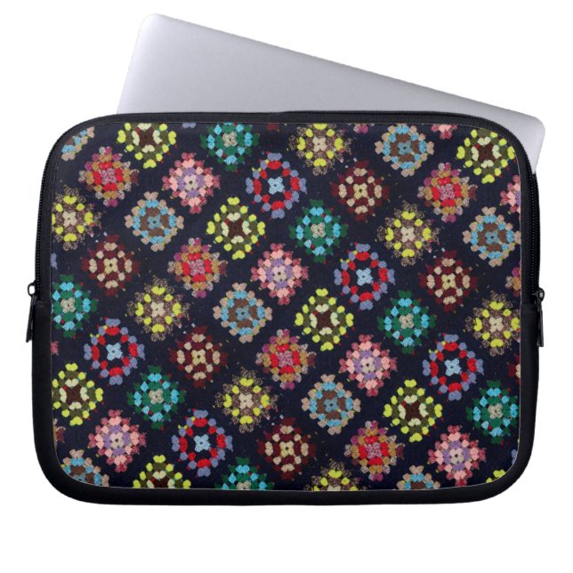 Granny squares laptop sleeve (Front)