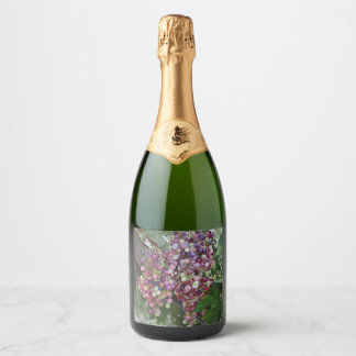 Grapevine Abundance — Hyperrealistic Botanical Pai Sparkling Wine Label
