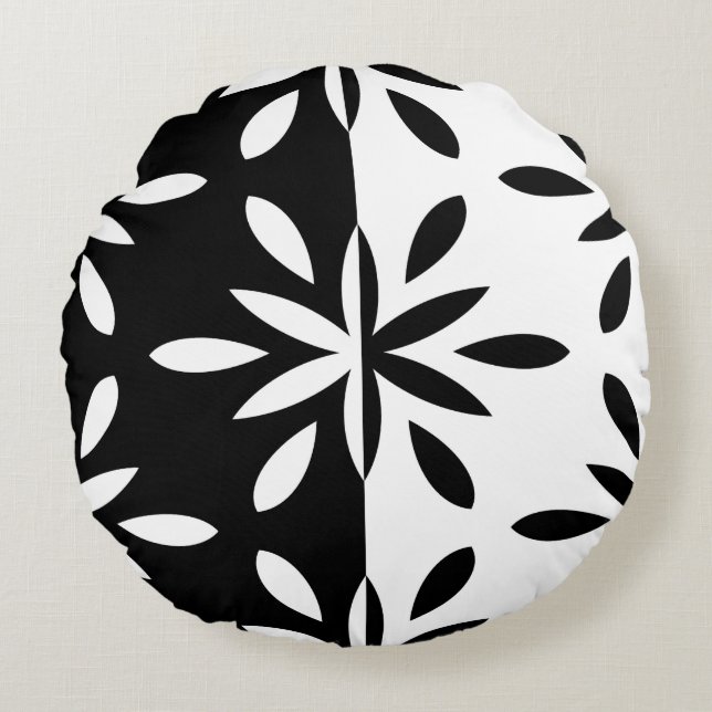 Graphic Black and White Geometric Flower Pattern Round Cushion (Front)