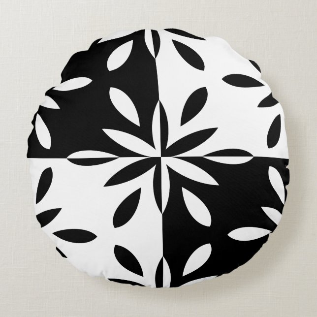 Graphic Black and White Geometric Flower Pattern Round Cushion (Front)