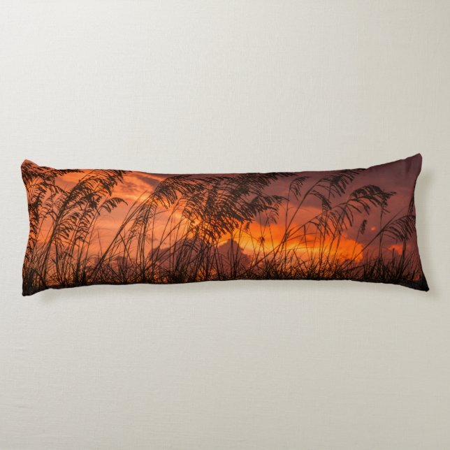 Grass silhouettes at sunset body cushion (Back)