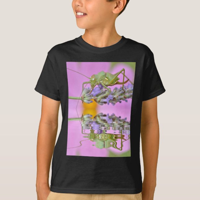 Grasshopper above water with reflection T-Shirt (Front)
