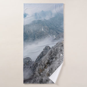 GRAY AND WHITE MOUNTAIN UNDER WHITE CLOUDS DURING BATH TOWEL