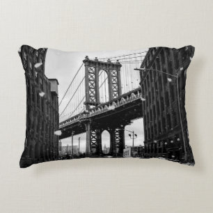 GRAYSCALE PHOTOGRAPHY OF BROOKLYN BRIDGE DECORATIVE CUSHION