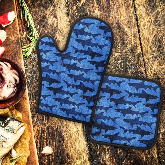 Great White Shark Beach House Seafood BBQ Oven Mitt & Pot Holder Set (Creator Uploaded)