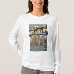 GREECE, Ionian Islands, KEFALONIA, Fiskardo: T-Shirt
