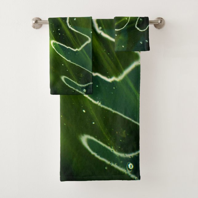 Green Algae and Water btcnm Bath Towel Set (Insitu)
