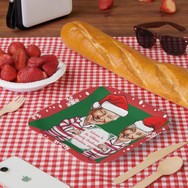 Green and red Grandma and Grandpa Xmas Paper Plate (Picnic)
