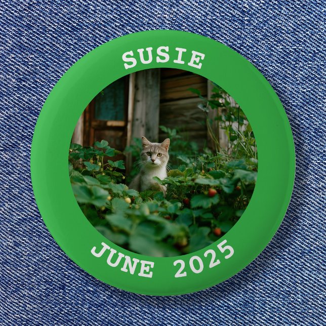 Green and White Name Round Family Photo 6 Cm Round Badge (Green and White Name Round Family Photo Button)