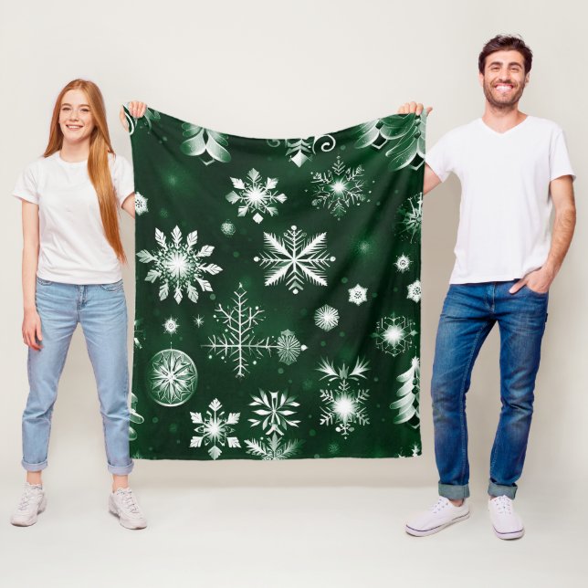 Green And White Snowflake Pattern Fleece Blanket (In Situ)