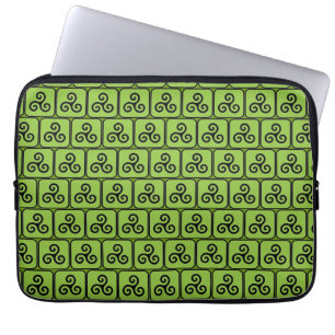 Green Celtic Triskele Tiled  Laptop Sleeve