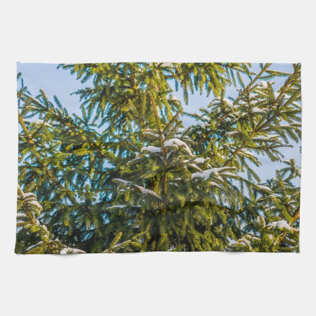 Green Christmas Tree In Snow Tea Towel (Horizontal)