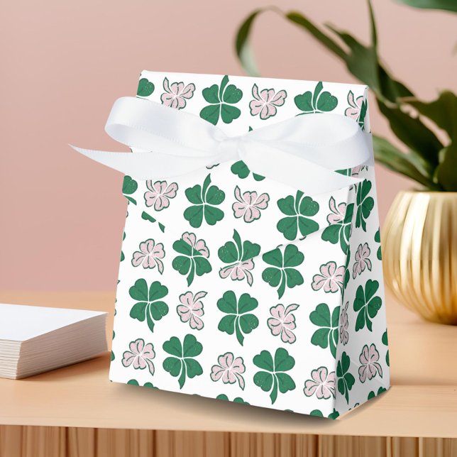 Green Clover Shamrock Pattern St. Patrick`s Day Favour Box (Creator Uploaded)