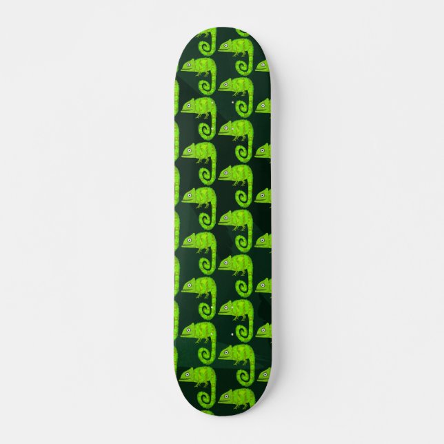 Green cute chameleon skateboard (Front)