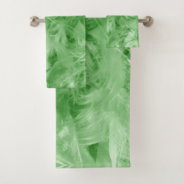 Green Feathers Bath Towel Set (Insitu)
