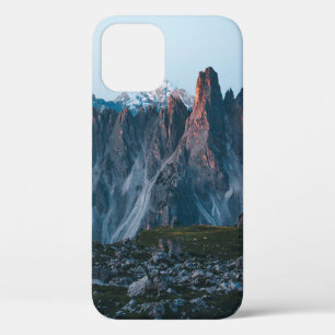 GREEN FIELD NEAR MOUNTAIN iPhone 12 CASE