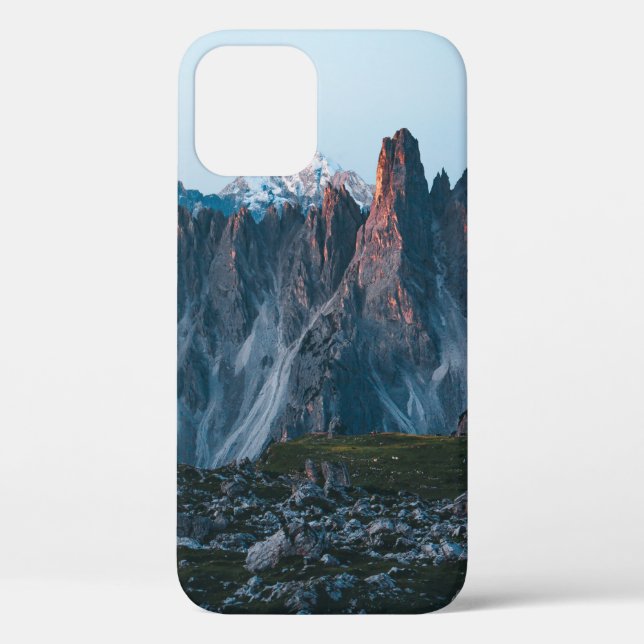 GREEN FIELD NEAR MOUNTAIN Case-Mate iPhone CASE (Back)