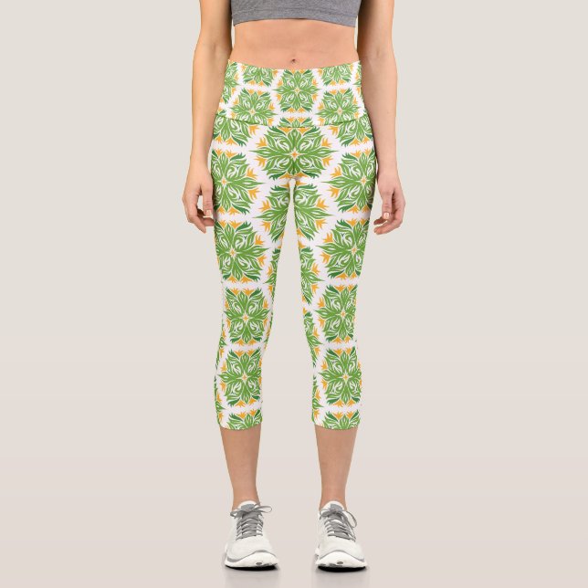 Green Flowers, Pattern Of Flowers, Floral Pattern Capri Leggings (Front)