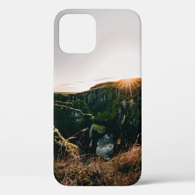 GREEN GRASS FIELD AND MOUNTAIN DURING DAYTIME Case-Mate iPhone CASE (Back)