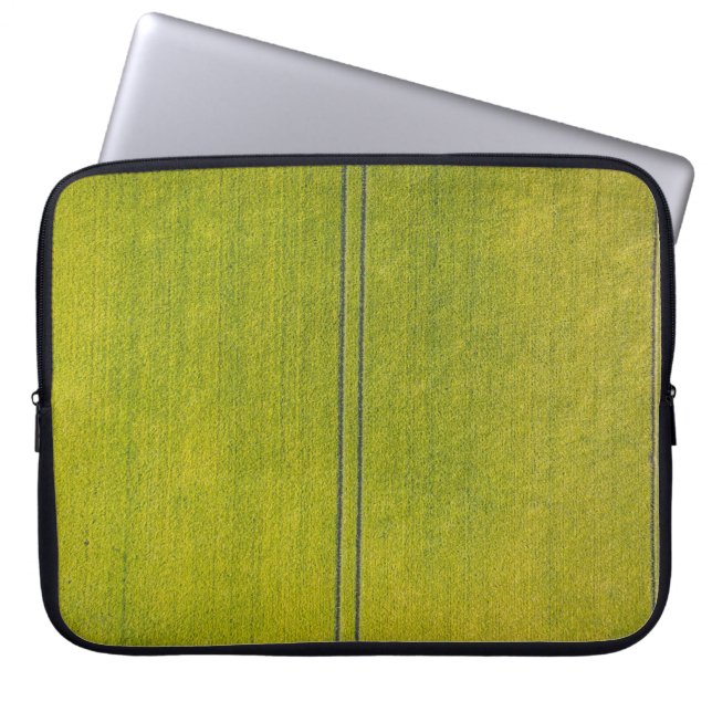 Green grass field laptop sleeve (Front)