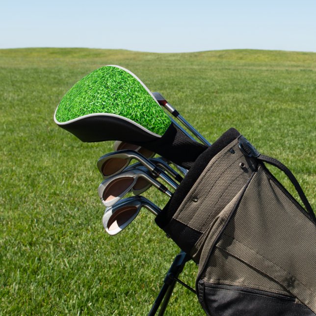 Green grass golf head cover (In Situ)