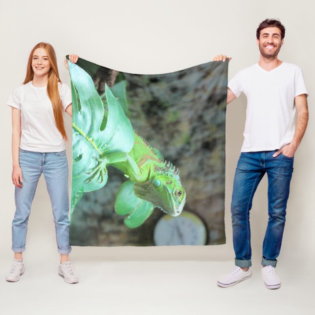 Green iguana  fleece blanket (In Situ)