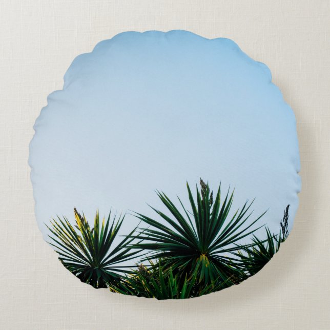 Green leaf plants under clear sky round cushion (Front)