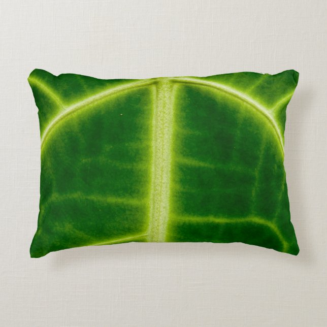 Green-leafed plant decorative cushion (Front)