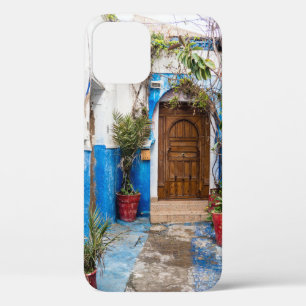 GREEN LEAFED PLANT NEAR WALL iPhone 12 CASE