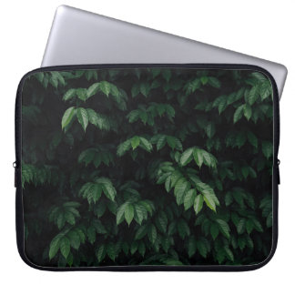 GREEN-LEAFED TREE LAPTOP SLEEVE