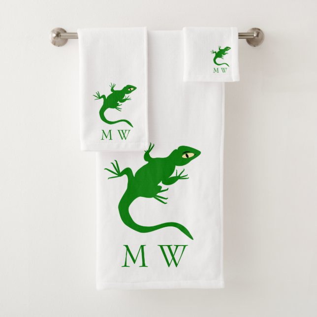 Green Lizard Design Monogrammed Bath Towel Set (Insitu)