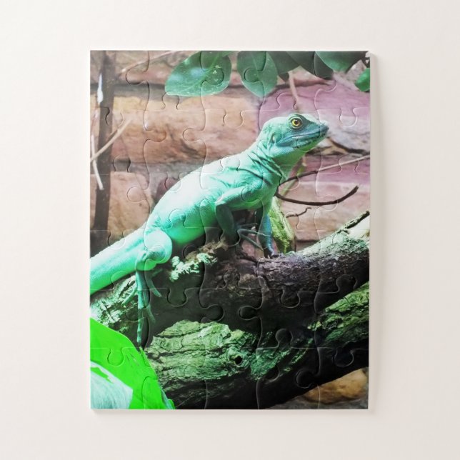 Green lizard jigsaw puzzle (Vertical)