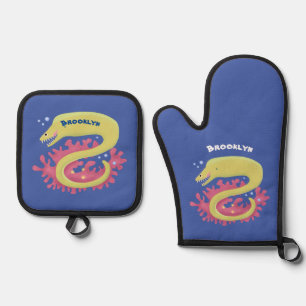 Green moray eel funny cartoon illustration oven mitt & pot holder set