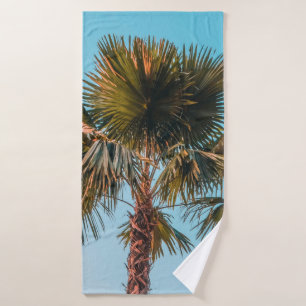 Green palm tree bath towel