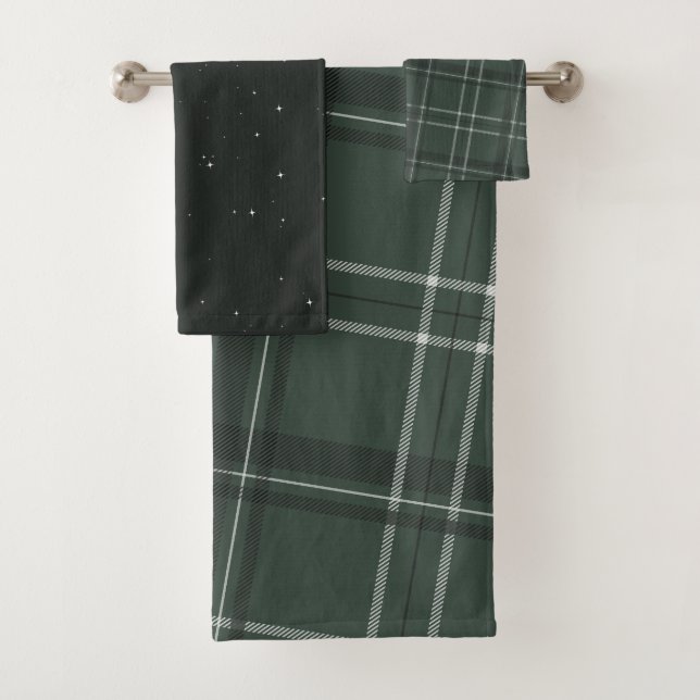 Green plaid and stars holiday bath towel set (Insitu)