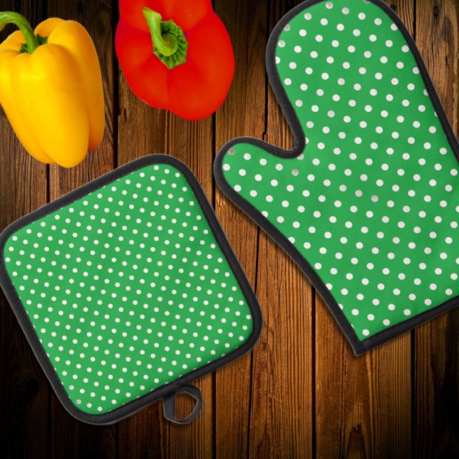 Green Polka Dot Oven Mitt & Pot Holder Set (Creator Uploaded)