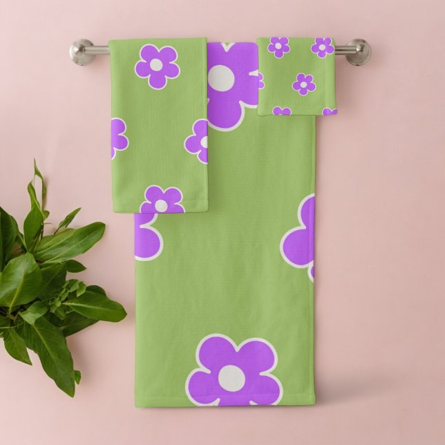 Green Purple Retro Y2K Flower Pattern Bath Towel Set (Creator Uploaded)