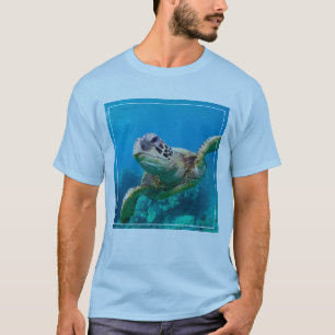 Green Sea Turtle Swimming Over Coral Reef  Hawaii T-Shirt