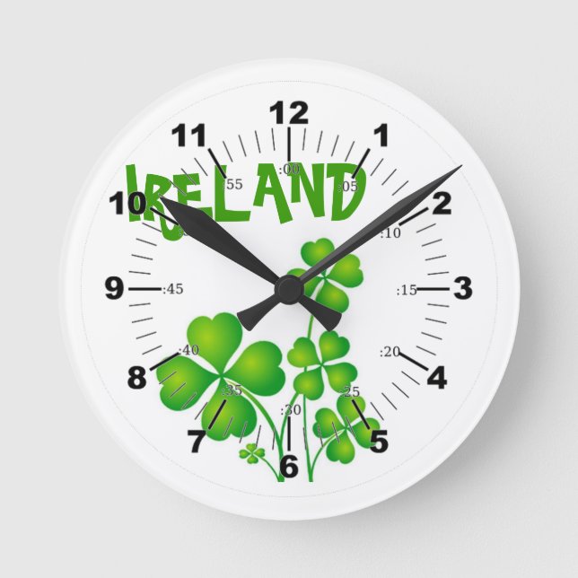Green Shamrock From Ireland Round Clock (Front)