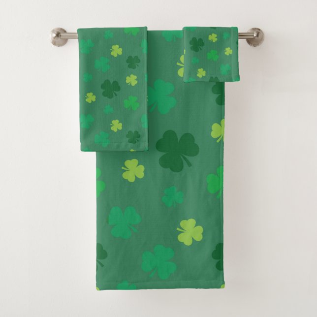 Green Shamrock Pattern St Patricks Day Bath Towel Set (Insitu)