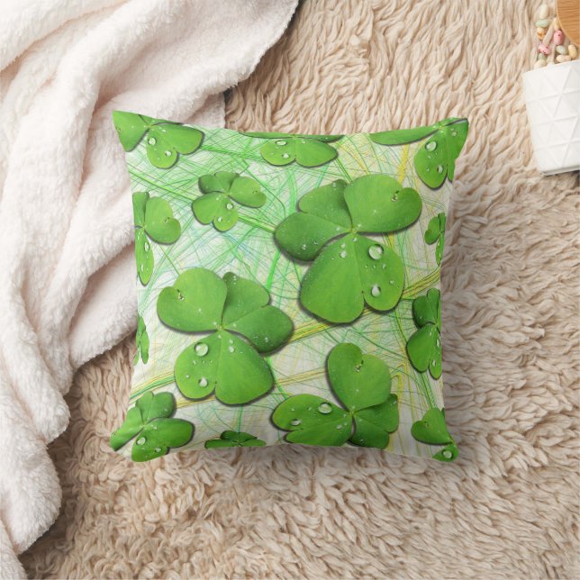 Green Shamrock St Patrick's iPhone 5 Case-Mate Cushion (Blanket)
