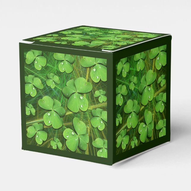 Green Shamrock St Patrick's iPhone 5 Case-Mate Favour Box (Front Side)