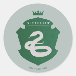 Green SLYTHERIN™ Crowned Crest Classic Round Sticker