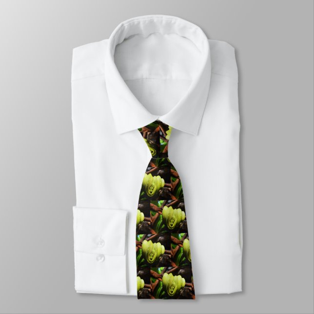 Green snake fashion tie (Tied)