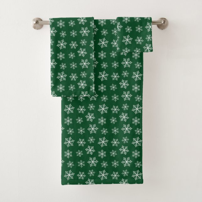 Green Snowflake Bath Towel Set (Insitu)