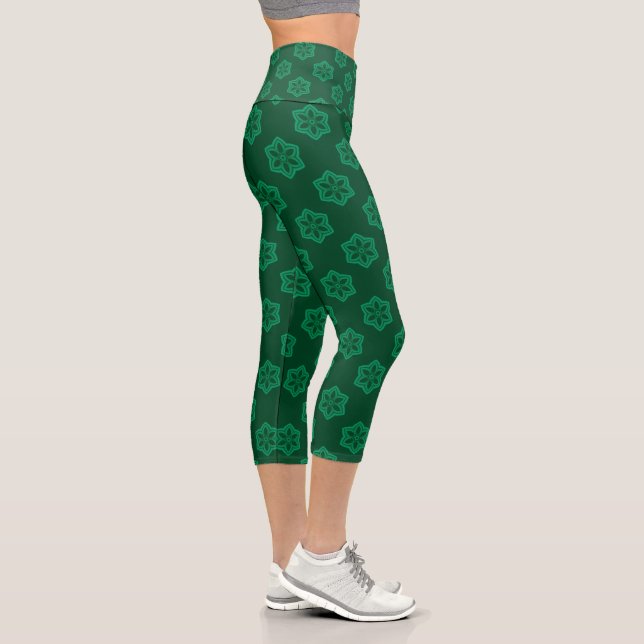 Green Snowflake Star Pattern Capri Leggings (Right)