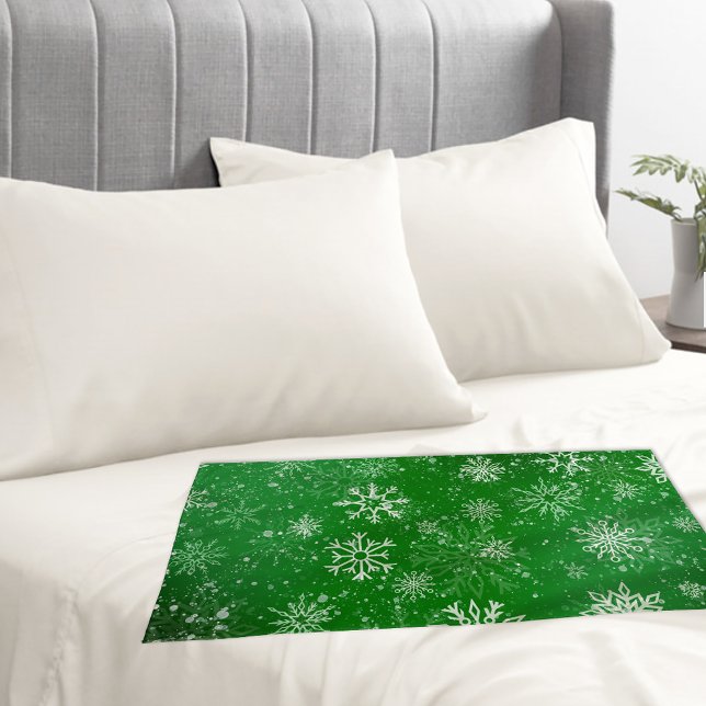 Green Snowflakes Pattern Festive Winter Holiday Pillowcase (Creator Uploaded)