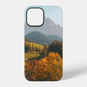 GREEN TREES AND GRASS FIELD iPhone 12 CASE
